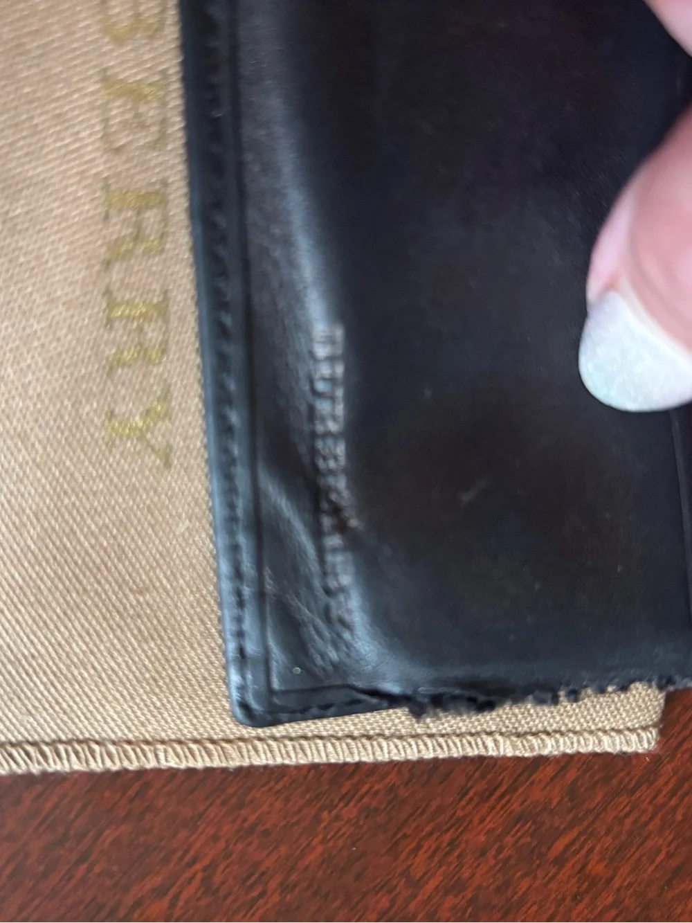 Burberry compact slim